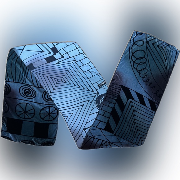 🎭Hand Painted Reversible Art Silk/Rayon-Velvet Oblong Scarf—Lisa Kiss New York - Picture 8 of 17